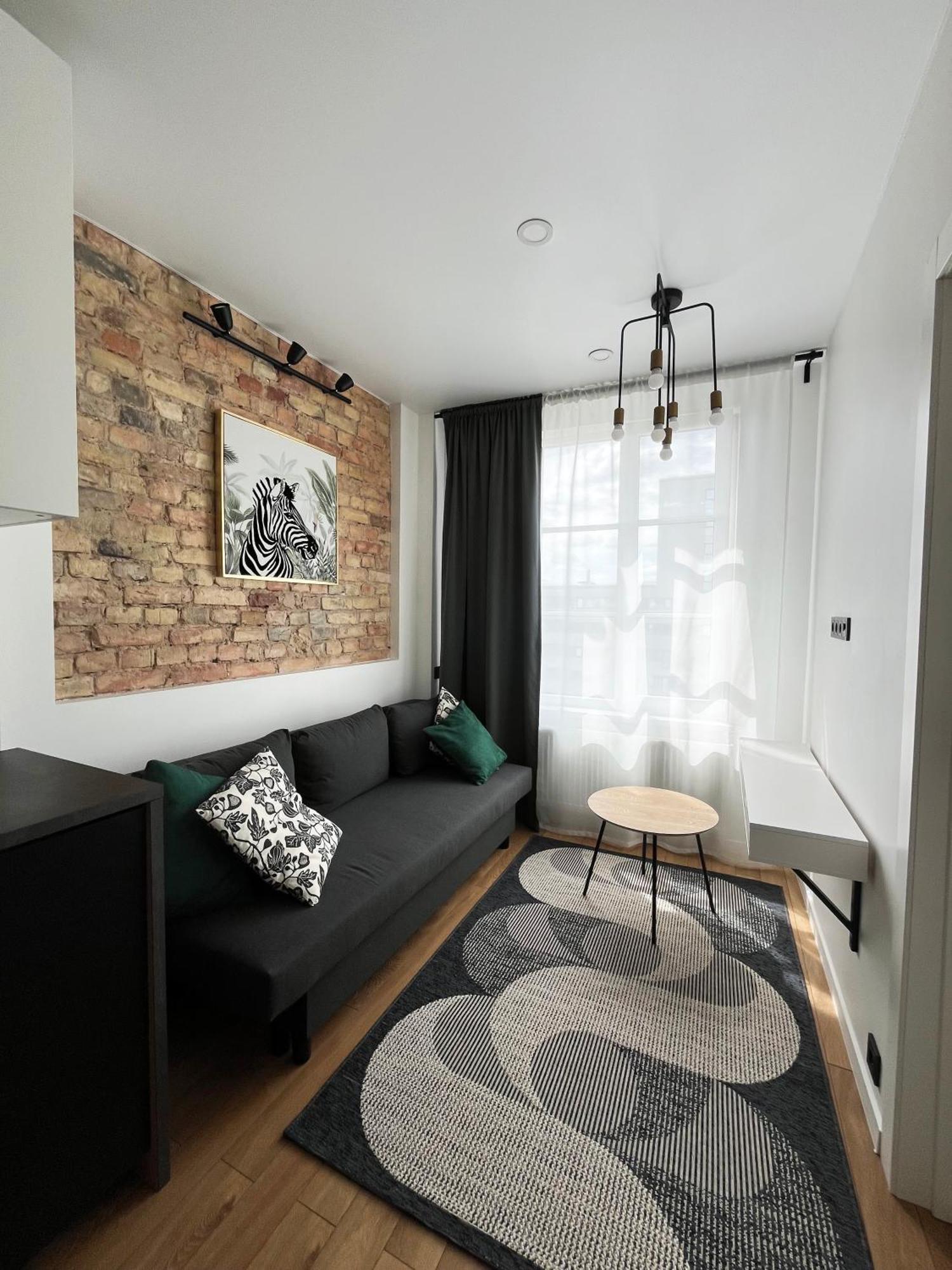 Tony's Two Apartment *