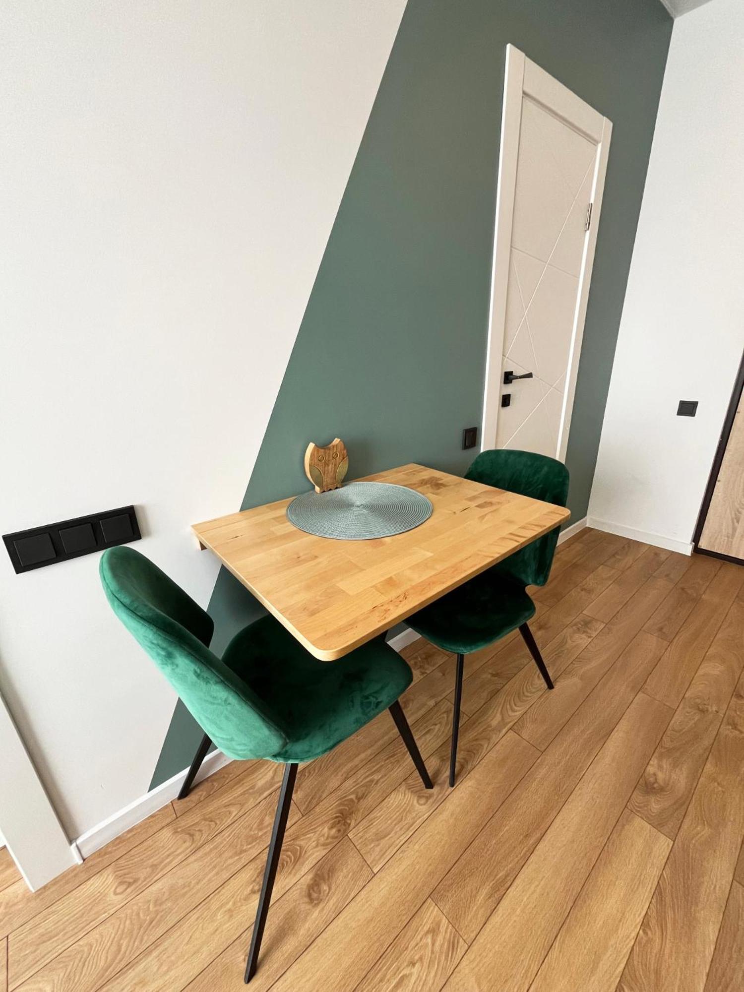 Tony's Two Apartment *